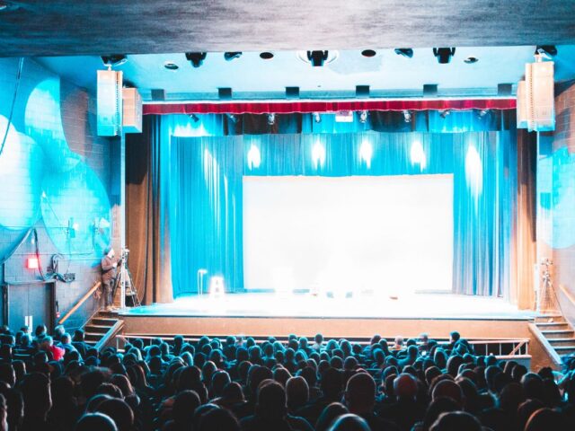 Maximizing Your Live Theater Experience
